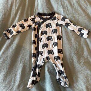 Tea Collection Snap Front Footie Pajamas (0-3M) - Elephant